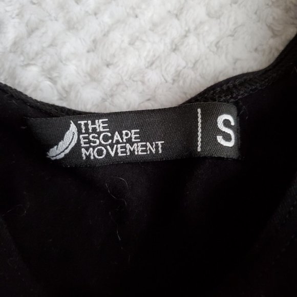 The Escape Movement Long Sleeve Crop Top Size Small - Picture 6 of 6